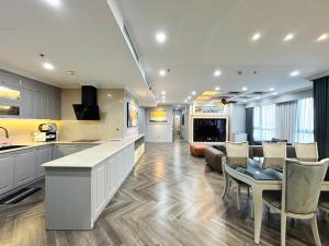 4 bedrooms w bathtub luxury T8 Time City 200m2, shoping mall