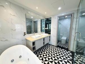 4 bedrooms w bathtub luxury T8 Time City 200m2, shoping mall