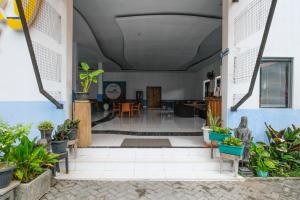 RedDoorz at Flory Hotel Jalan Parangtritis