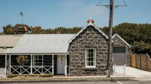 Candle Stick on Bank