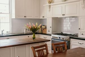 Candle Stick on Bank