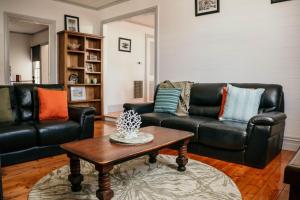 Candle Stick on Bank