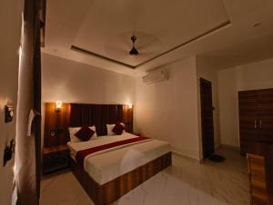 Hotel Omkar Palace