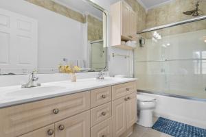 Water Views- 5 Beds- Near Broadway @ Beach- Pools