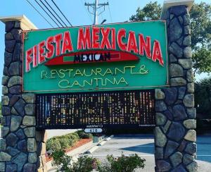 Oceanfront Serenity with Resort Pools 2Beds