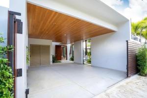 Tropical-style villa near Bang Tao Beach