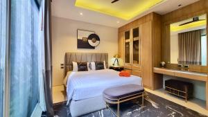 Tropical-style villa near Bang Tao Beach