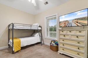 Waterviews w Near Golf- Pools- Broadway @ Beach