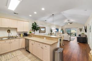 Waterview Lux Golf 3 Bdrm- Pools- Broadway @ Beach