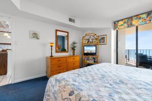 4 Bds- Beachfront Balcony- Near Barefoot- Pool