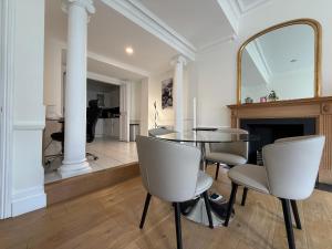 Balcony Terrace 1300ft 2Bed 2Bath High Cieling in South Kensington Knightsbridge next to Hyde Park
