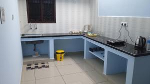 Urban White Villa Homestay