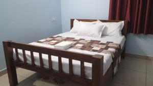 Urban white villa homestay