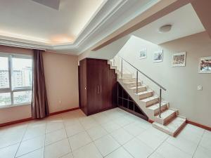 Cobertura 2 quadras da praia - bairro Navegantes