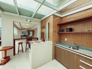 Cobertura 2 quadras da praia - bairro Navegantes