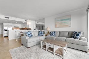 Oceanfront- Pools- Hot Tub- Grill- Near Shops- Gym