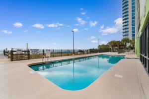 Oceanfront- Pools- Hot Tub- Grill- Near Shops- Gym