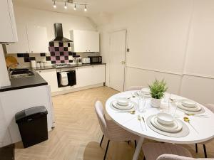 Modern 3BR House Near Bolton & Manchester