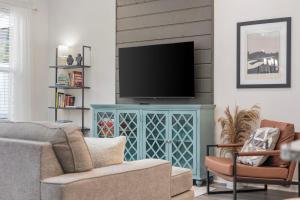Birdie Bungalow- Games Beach Gear Sleeps 10
