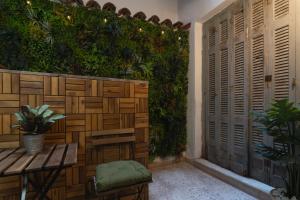 Prime Location Kolonaki Burrow