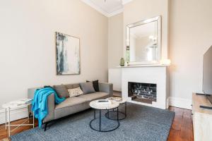 Stylish Victorian Terrace in Prime Albert Park