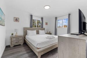 Azul Condos - Ocean steps away - Full Kitchen