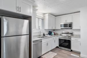 Azul Condos 4 2 Bedroom Near Ocean Kitchen