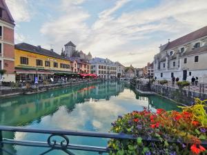 Maison au calme entre lac et montagnes