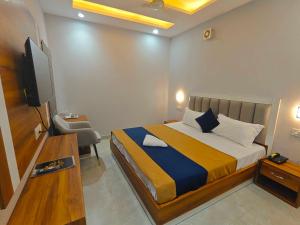 POP 84085F Hotel Kamboj