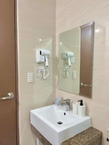 CONDOTEL - Across NAIA T3 Airport with WIFI