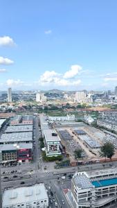 Big 3BR Home-City View-Prime Central Location