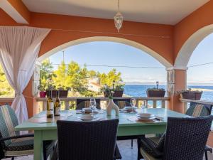 Apartments Sea Line - Two Bedroom Apartment with Terrace and Sea View