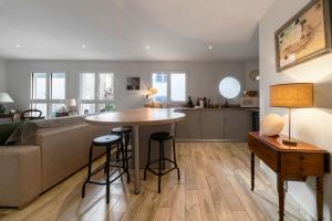 Maison Russie - Grande maison climatisée avec parking centre ville