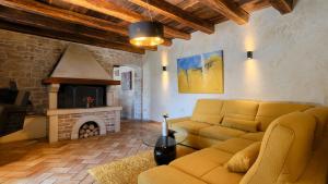 Rustic villa Zvonar with pool in Motovun