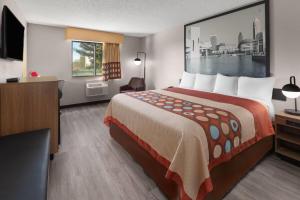 Super 8 by Wyndham KentAkron Area