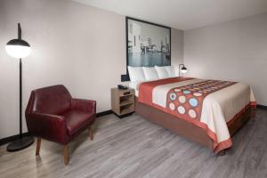 Super 8 by Wyndham KentAkron Area