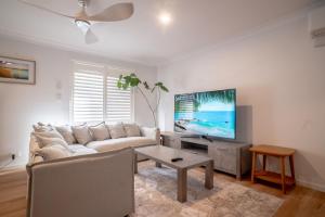 Paws & Palms Hideaway