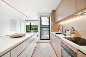 Stylish 3-Bed Home Near South Melbourne Market