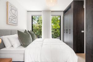 Stylish 3-Bed Home Near South Melbourne Market