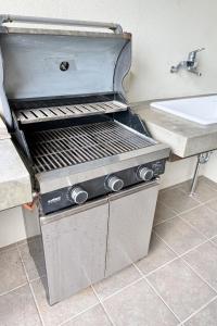 Hilltop Top Garden Villa CAN