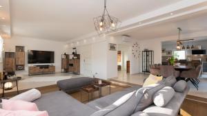 Villa Anteo-Split by Villas Guide