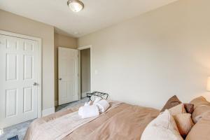 Quiet & Spacious Home Near Downtown