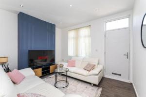 Leeds Beautiful Home - Parking - Yorksha Property