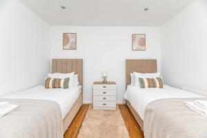 Leeds Beautiful Home - Parking - Yorksha Property