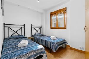 Sea Views Apartment with Terrace and Pools