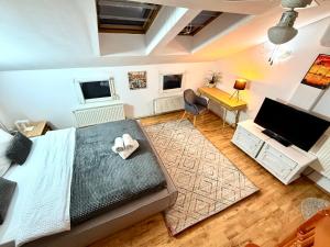 Rooftop Central Apartment