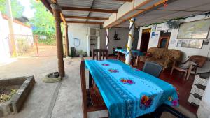 Meera House & Tourist Inn