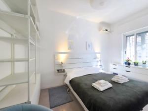 Radiant Home by the Aqueducts, Rome