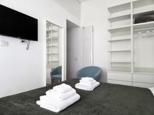 Radiant Home by the Aqueducts, Rome