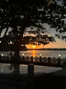 Lavilla Lake Resort And Restaurant